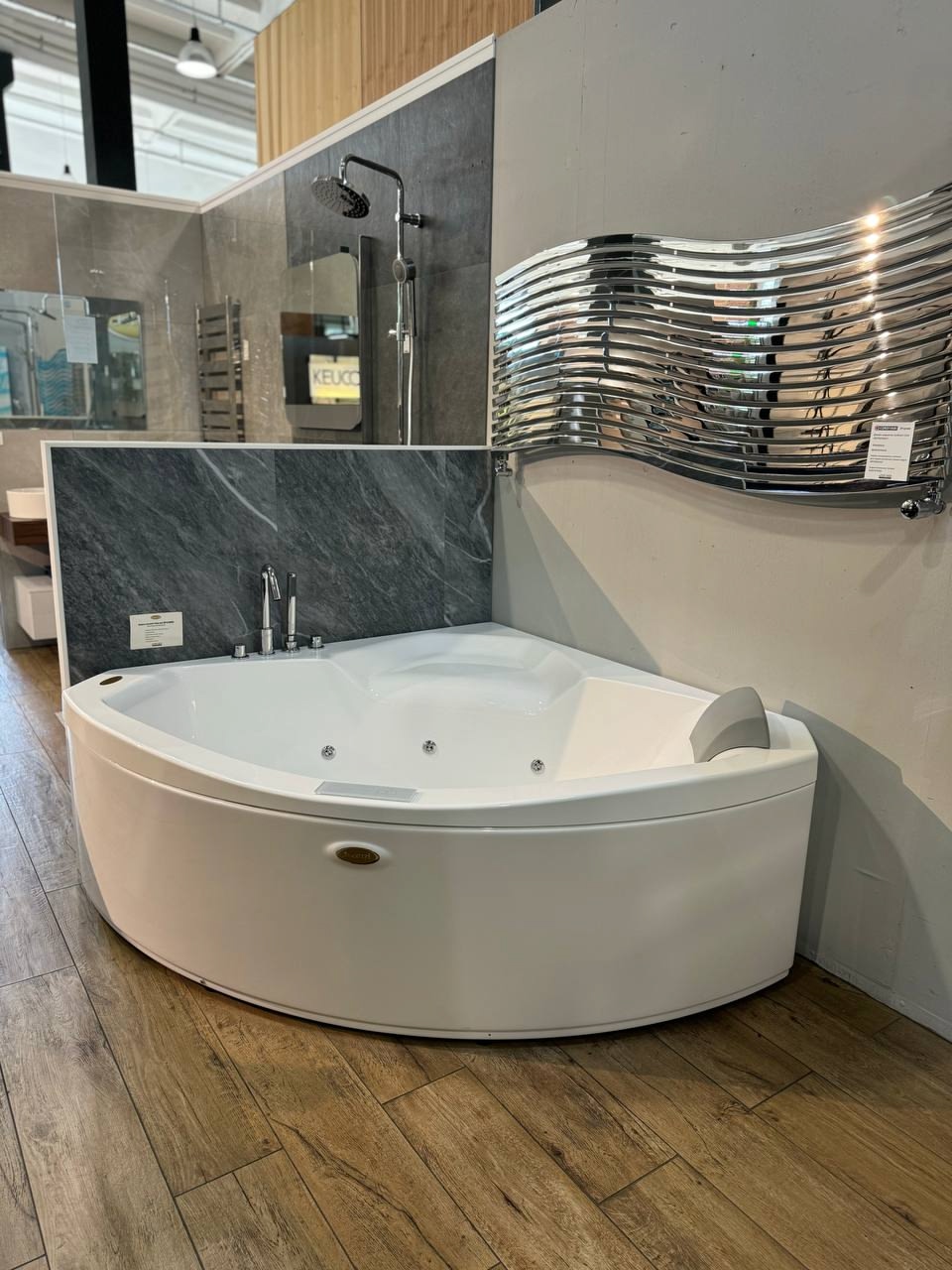 Ванна с гидромассажем Jacuzzi Uma Jet